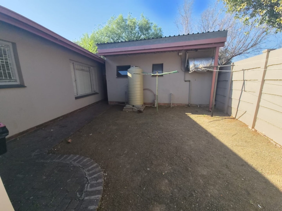 12 Bedroom Property for Sale in Universitas Ridge Free State